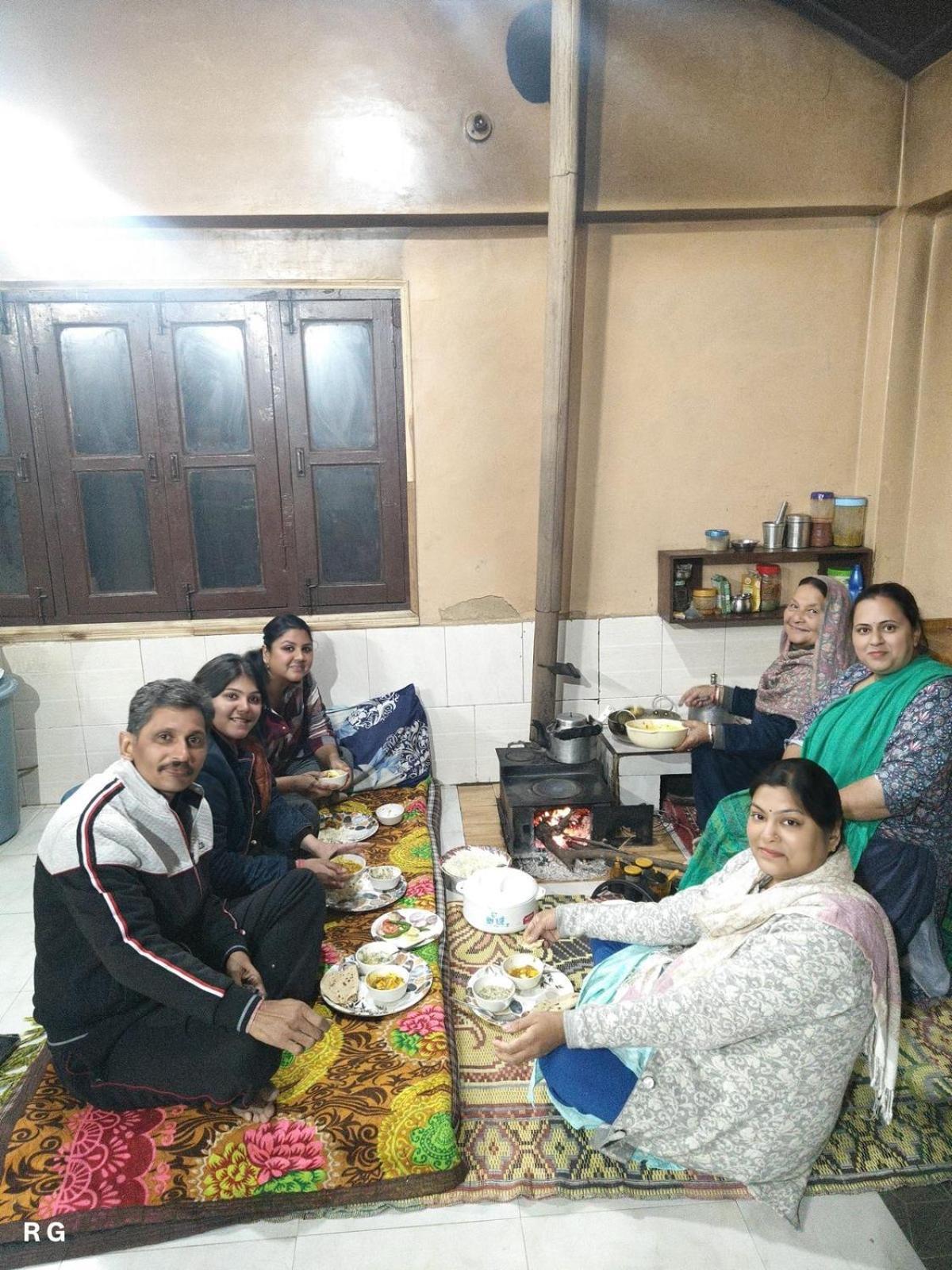 Aditya Homestay Dalhousie Esterno foto
